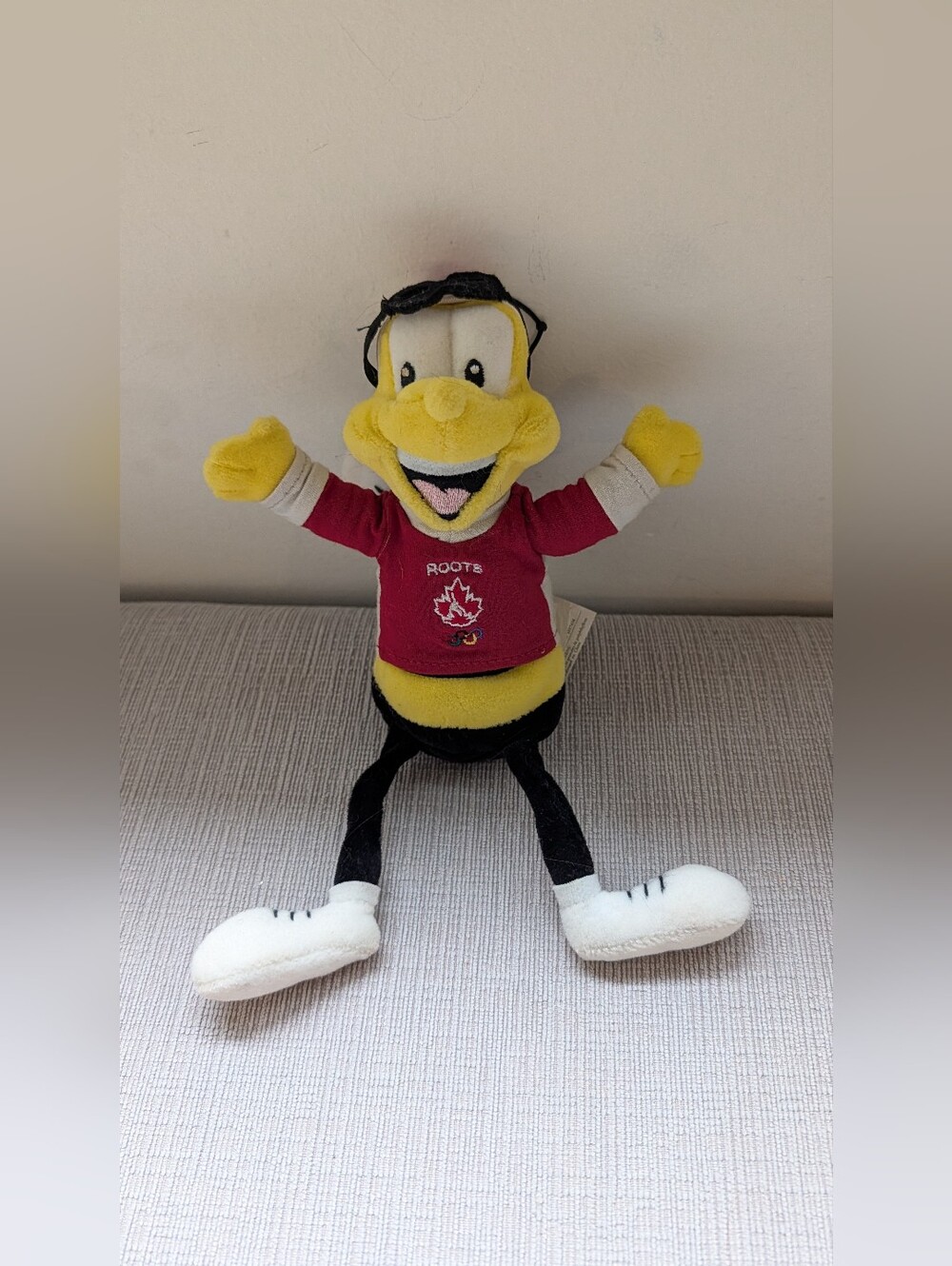 Roots Plush Olympic Bee Toy